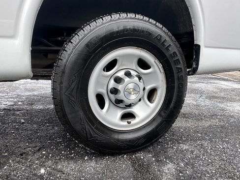 Used 2021 Chevrolet Express 2500 w/ Driver Convenience Package image 16