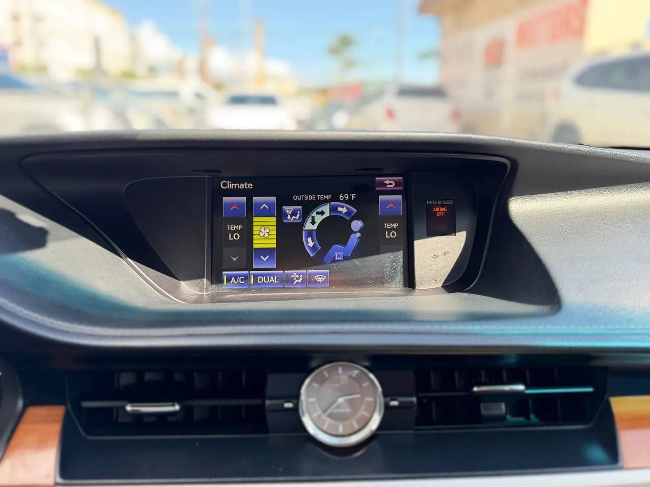 Used 2014 Lexus ES 300h w/ Premium Package w/Bamboo Trim FWD image 44