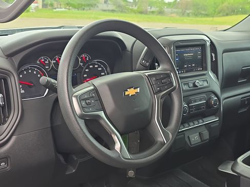 Used 2022 Chevrolet Silverado 1500 Custom w/ Safety Confidence Package AWD/4WD image 13