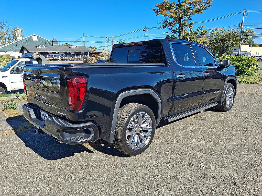Used 2024 GMC Sierra 1500 Denali w/ Denali Reserve Package AWD/4WD image 8