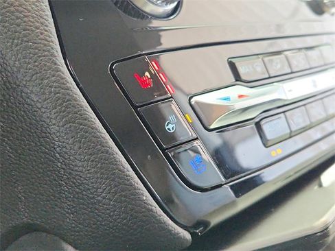 Used 2022 Ford Explorer Limited image 34