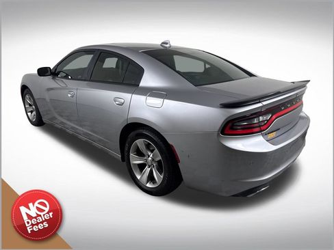 Used 2016 Dodge Charger SXT w/ Premium Group RWD image 6
