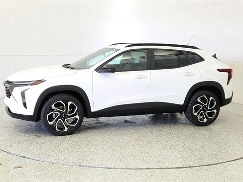 New 2026 Chevrolet Trax RS w/ Driver Confidence Package FWD image 4