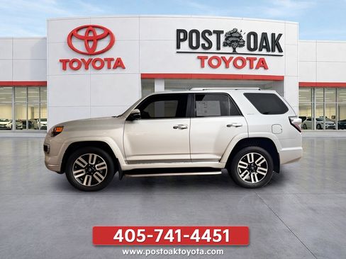 Used 2024 Toyota 4Runner Limited AWD/4WD image 2