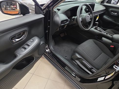 New 2026 Honda HR-V LX image 9