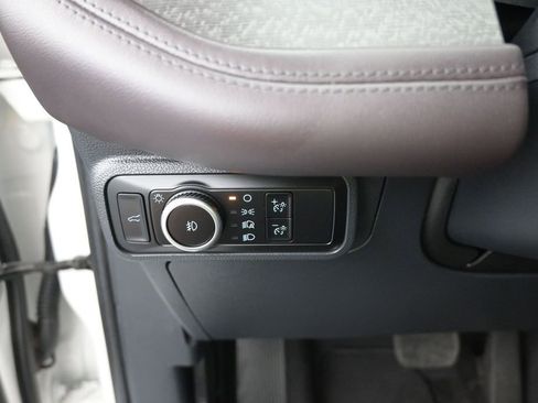 Used 2025 Ford Explorer Platinum RWD image 24