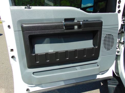 Used 2015 Ford F350 XL w/ Power Equipment Group image 22