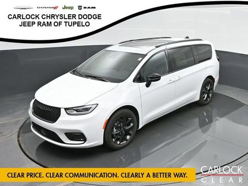 New 2026 Chrysler Pacifica Limited image 55