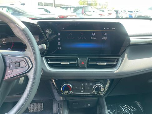 Used 2025 Chevrolet TrailBlazer LT FWD image 17