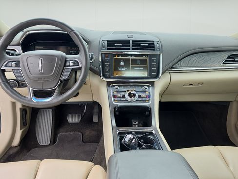 Used 2017 Lincoln Continental Premiere FWD image 20