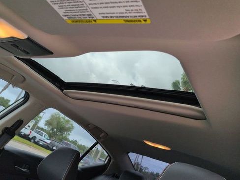 Used 2025 Nissan Altima 2.5 SR w/ SR Premium Package image 19