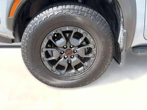Used 2023 Nissan Frontier PRO-4X w/ Pro-4X Premium Package AWD/4WD image 12