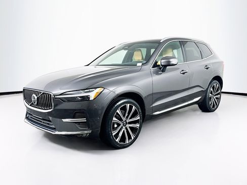 Used 2023 Volvo XC60 B5 Ultimate w/ Climate Package image 3