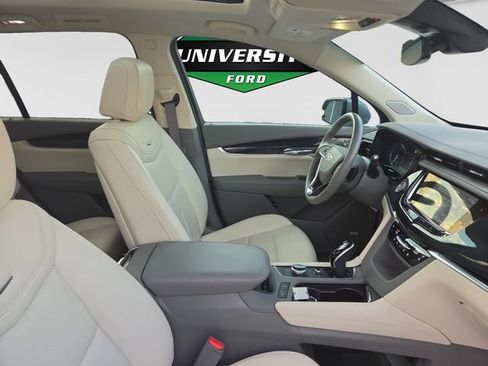 Used 2025 Cadillac XT6 Premium Luxury AWD/4WD image 25