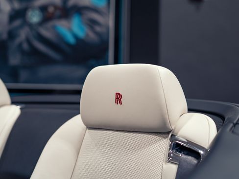 Used 2018 Rolls-Royce Dawn RWD image 40