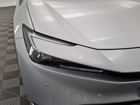 Used 2025 Toyota Prius LE image 27