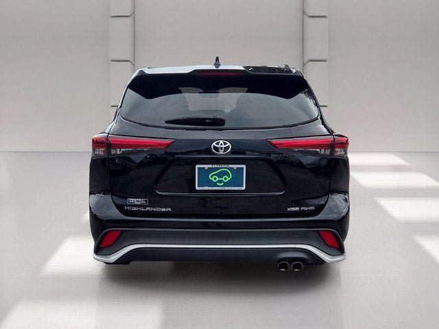 Used 2023 Toyota Highlander XSE AWD/4WD image 4