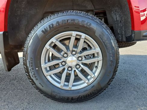 Used 2023 Chevrolet Colorado LT w/ LT Convenience Package II image 38