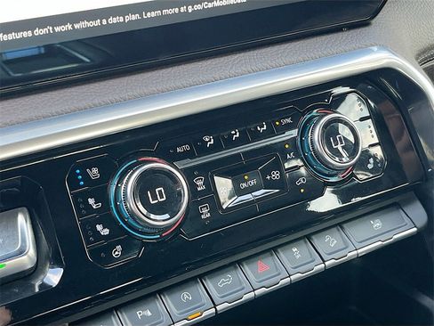 Used 2022 GMC Sierra 1500 Denali w/ Technology Package image 16