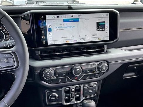 New 2026 Jeep Gladiator Sport AWD/4WD image 8