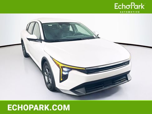 Used 2025 Kia K4 FWD image 1