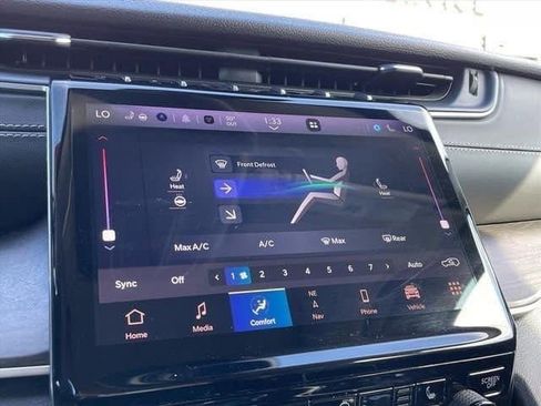 Used 2024 Jeep Grand Cherokee Limited image 19