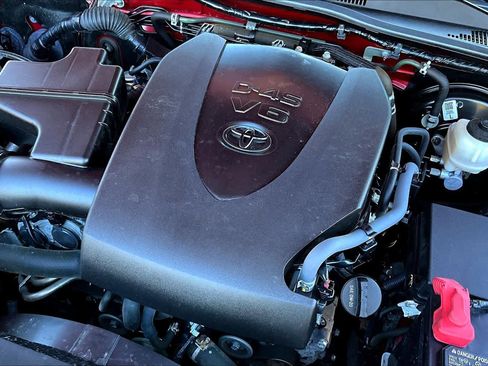 Certified 2021 Toyota Tacoma SR image 31