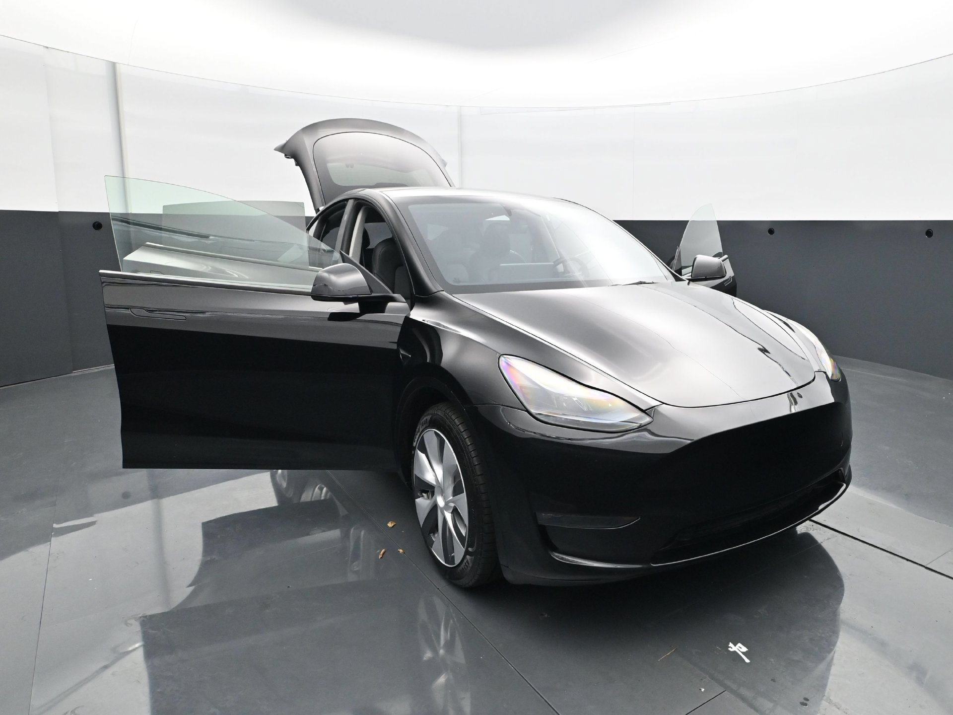 Used 2023 Tesla Model Y Long Range AWD/4WD image 38