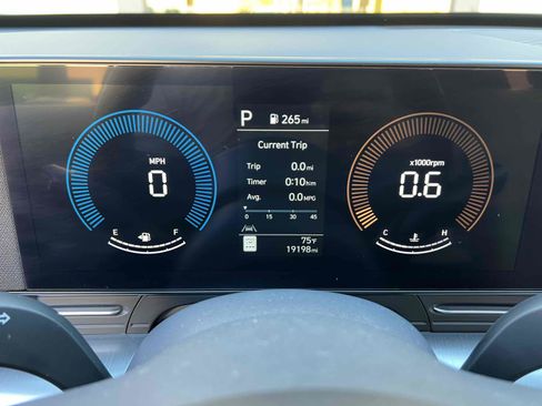 Used 2024 Hyundai Kona SEL image 6