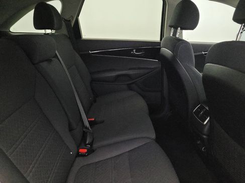 Used 2018 Kia Sorento LX AWD/4WD image 19