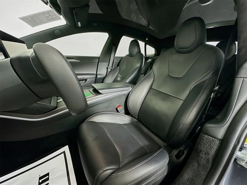 Used 2021 Tesla Model S Plaid image 18