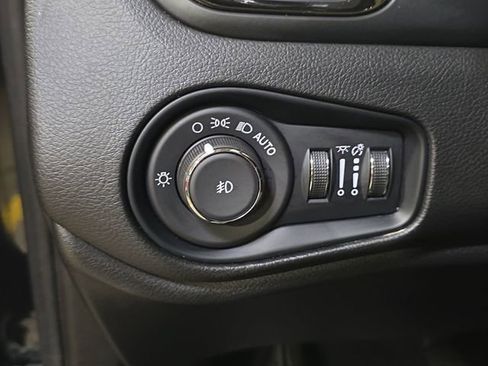 Used 2023 Jeep Renegade Altitude w/ Sun/Sound Group image 30