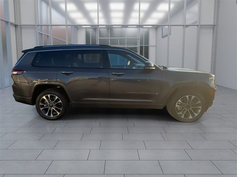 Used 2021 Jeep Grand Cherokee L Overland w/ Advanced Protech Group III image 10
