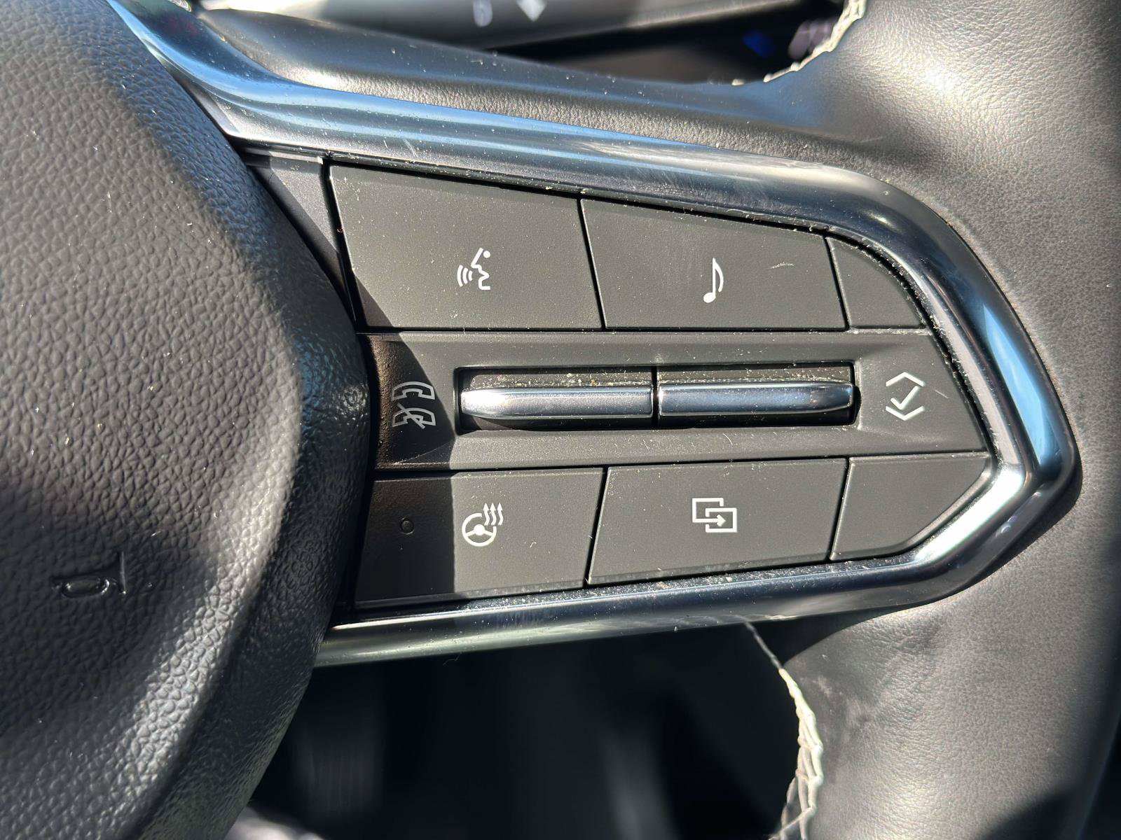 Used 2024 Chevrolet Equinox EV LT FWD image 18