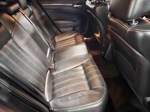 Used 2016 Chrysler 300 S image 18