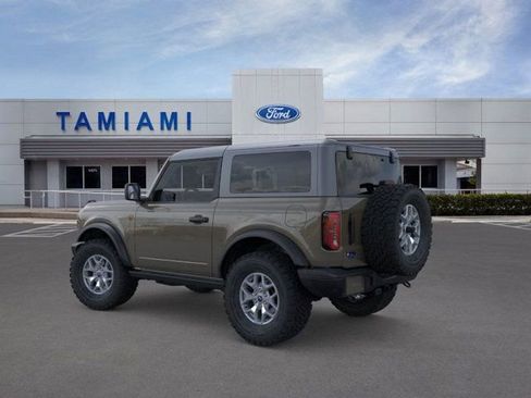 New 2025 Ford Bronco Badlands image 4