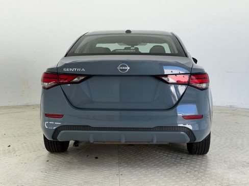 Used 2025 Nissan Sentra SV FWD image 10