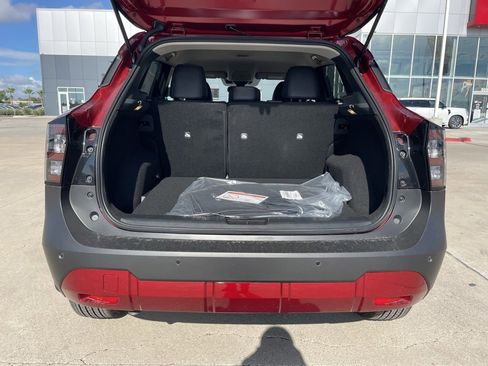 New 2026 Nissan Kicks SR image 5