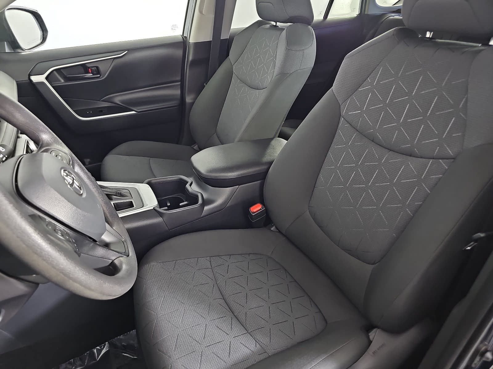 Used 2025 Toyota RAV4 XLE AWD/4WD image 13