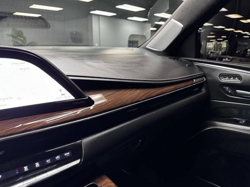 Used 2022 Cadillac Escalade Sport Platinum w/ Heavy-Duty Trailer Package image 25