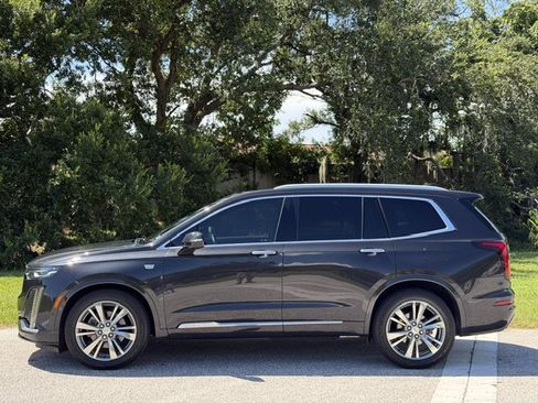 Used 2020 Cadillac XT6 Premium Luxury FWD image 2