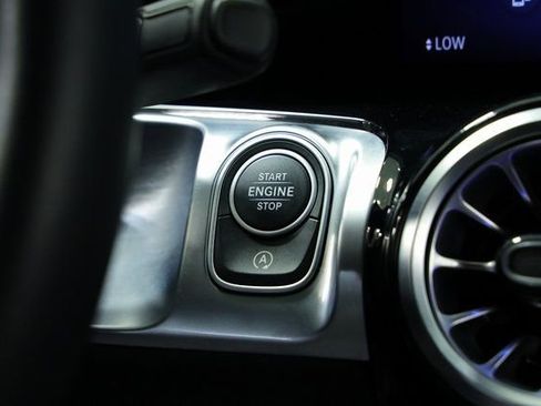 Used 2024 Mercedes-Benz GLB 250 4MATIC image 18