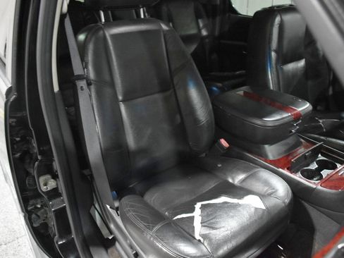 Used 2011 Cadillac Escalade ESV Luxury image 37