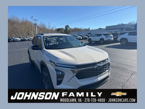 New 2026 Chevrolet Trax RS w/ Sunroof Package image 1
