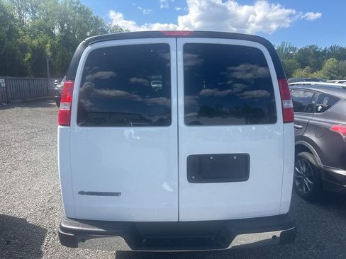 Used 2024 Chevrolet Express 3500 LT w/ LT Preferred Equipment Group RWD image 6