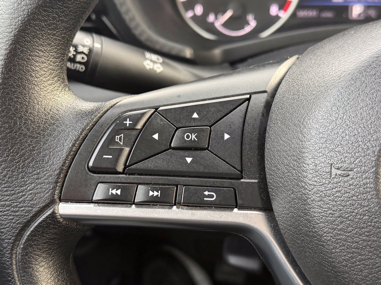 Certified 2025 Nissan Sentra SV FWD image 17