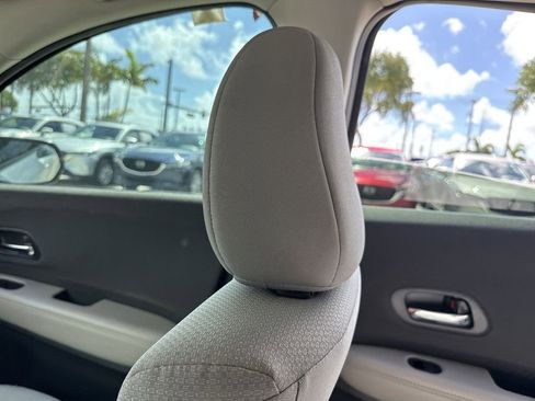 Used 2020 Honda HR-V LX image 16