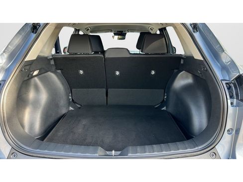 Used 2024 Toyota Corolla Cross LE FWD image 9