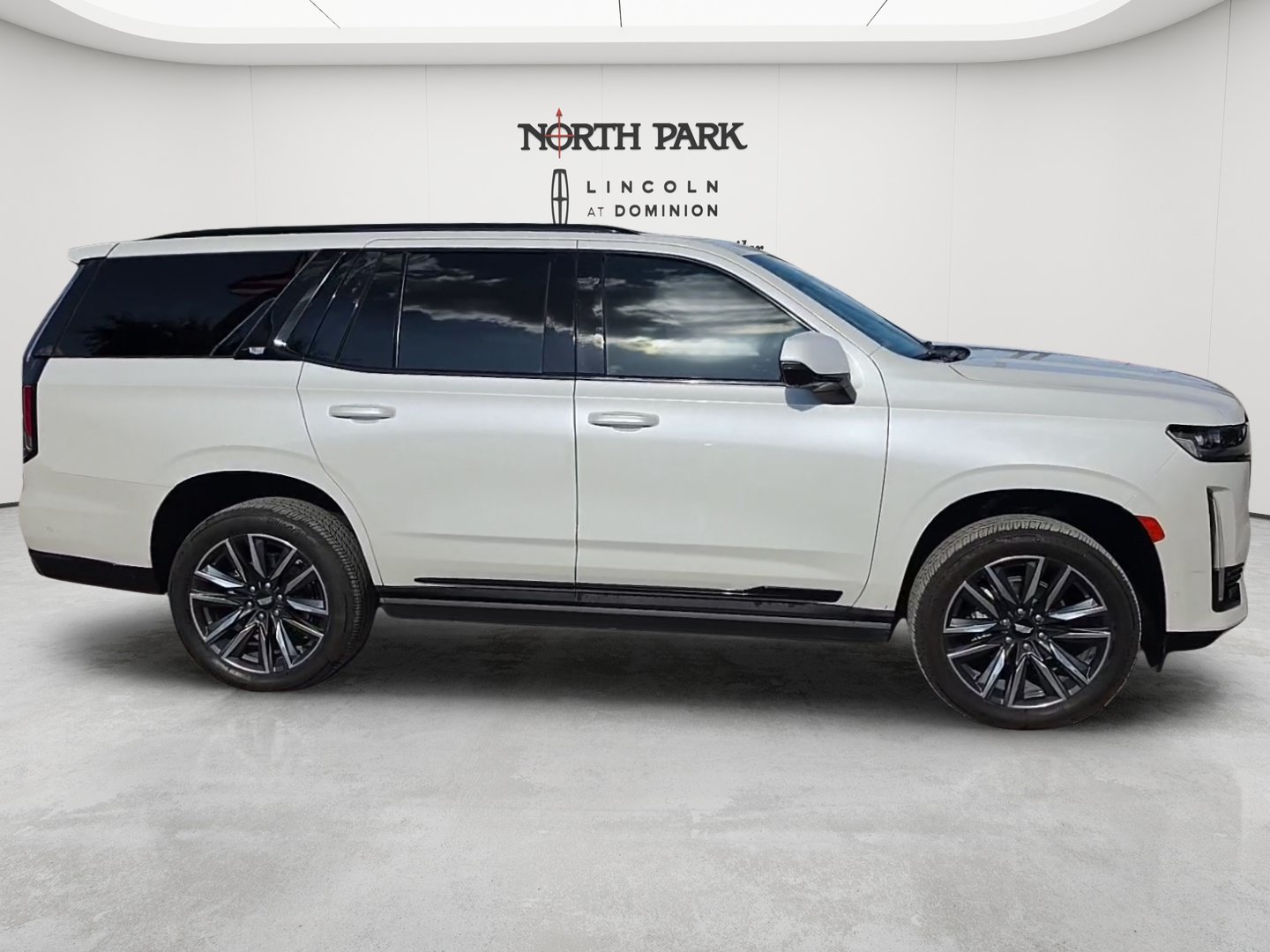 Used 2024 Cadillac Escalade Sport Platinum RWD image 6