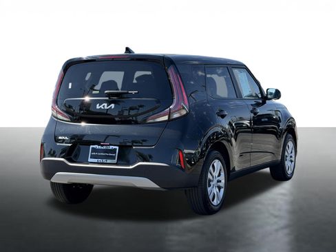 Certified 2025 Kia Soul LX FWD image 8